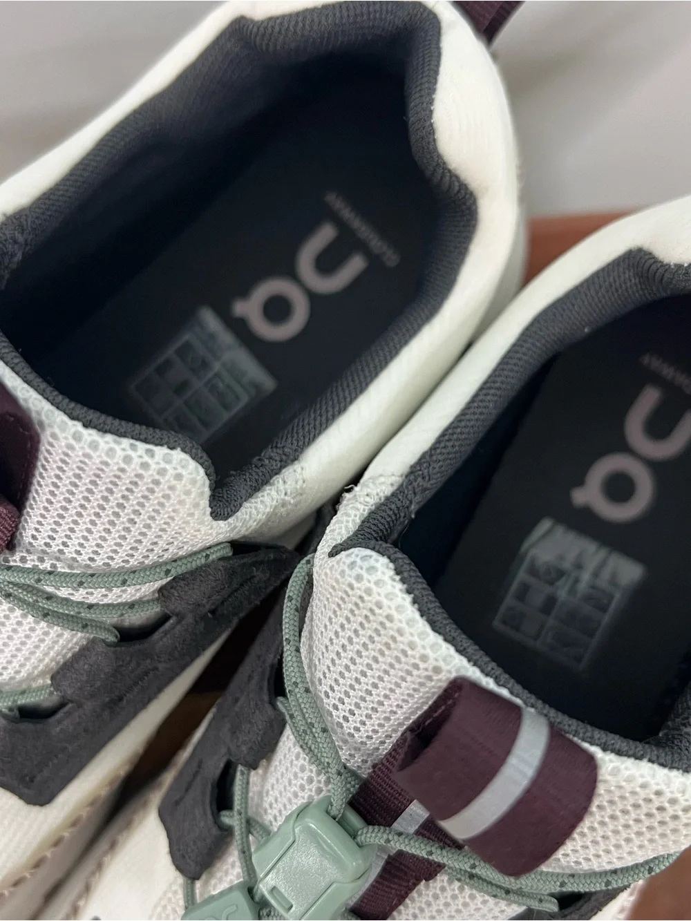 On Running Cloudaway Trail Sneakers Hiking Gorpcore EU 41 / US 9.5 Toggle Laces